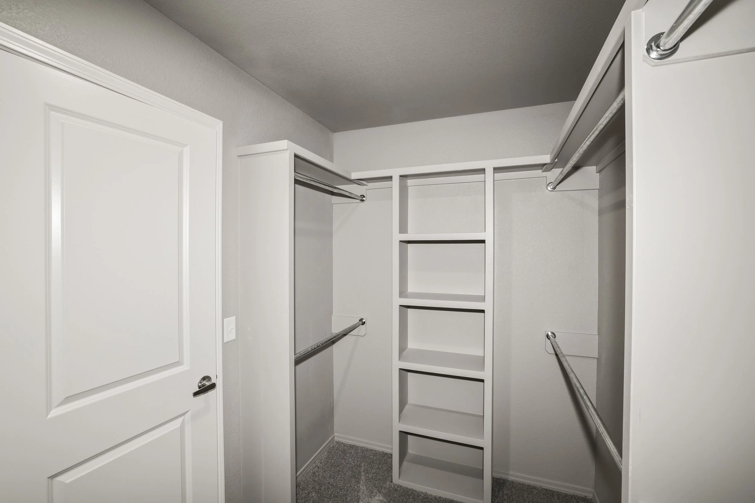 18-Primary Closet.jpg