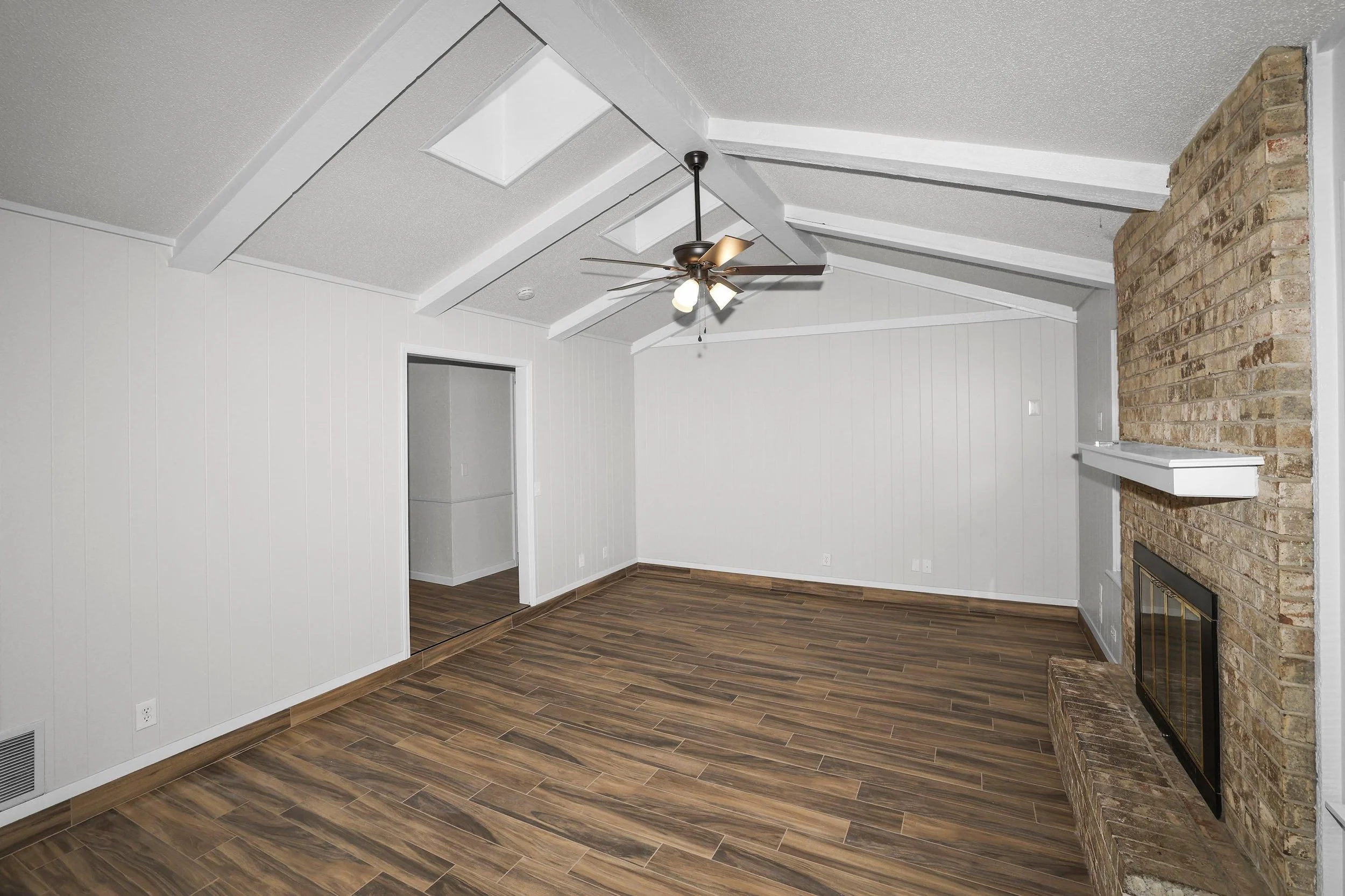 6-Living Area.jpg