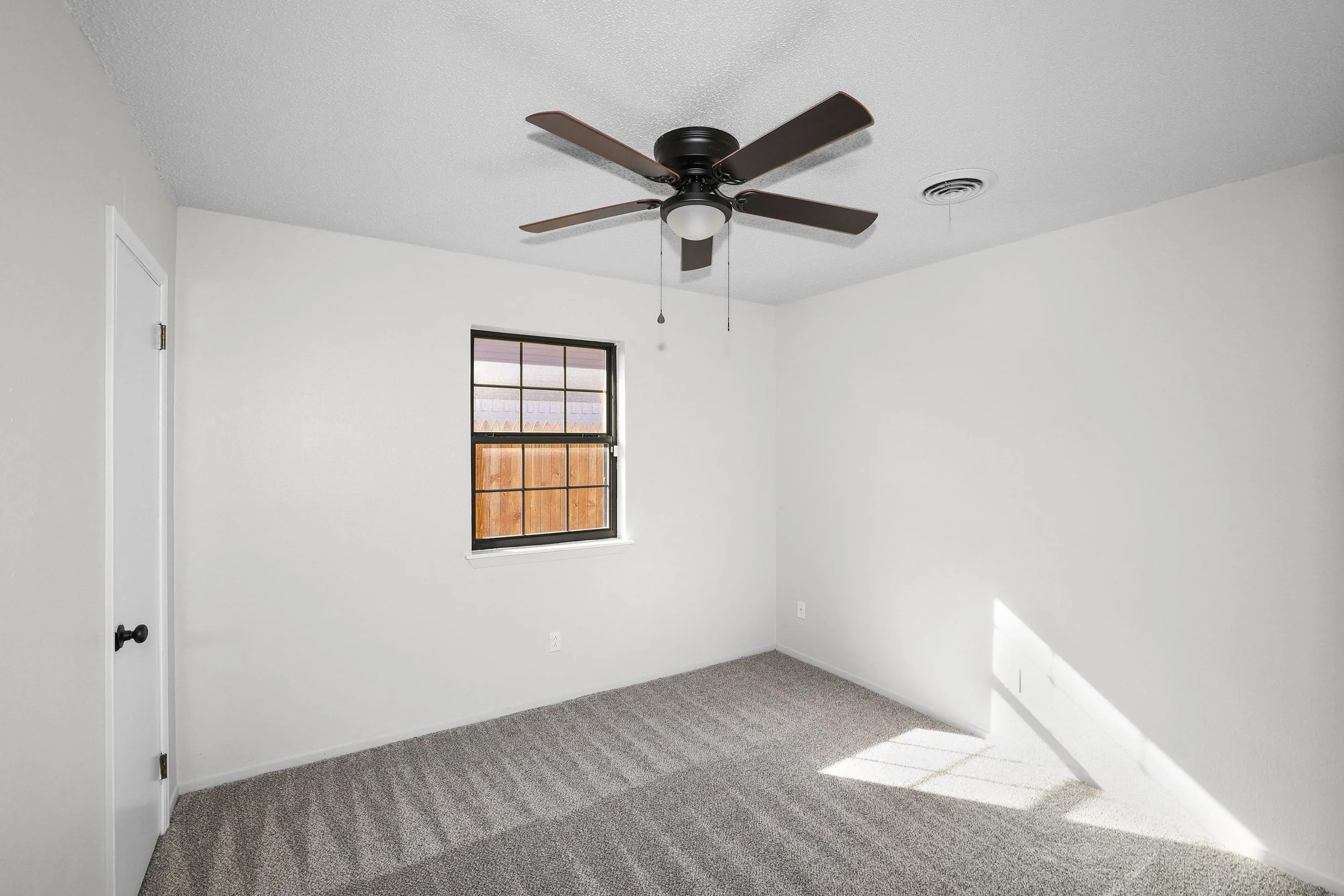 19-2nd Bedroom.jpg