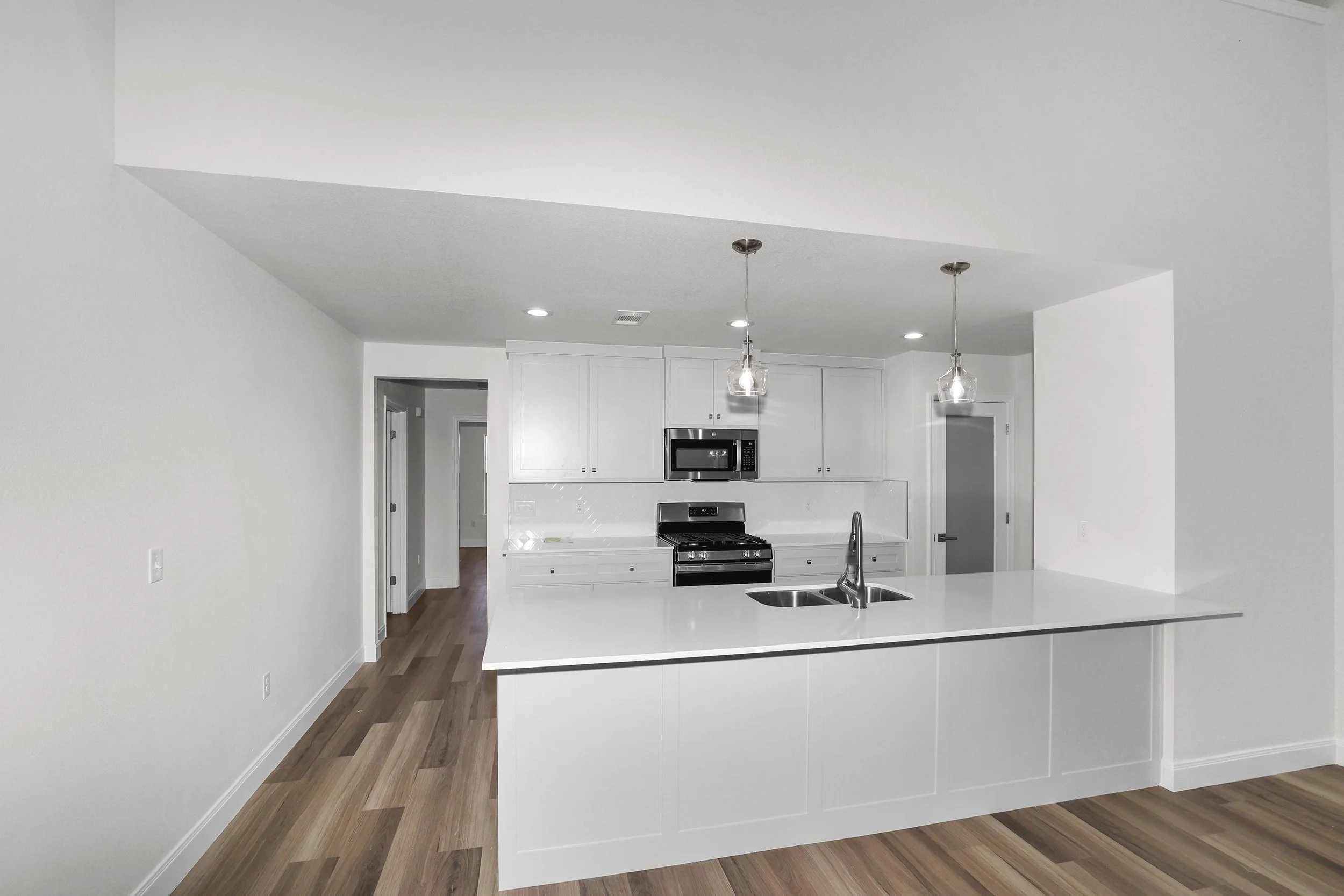 7-Kitchen.jpg