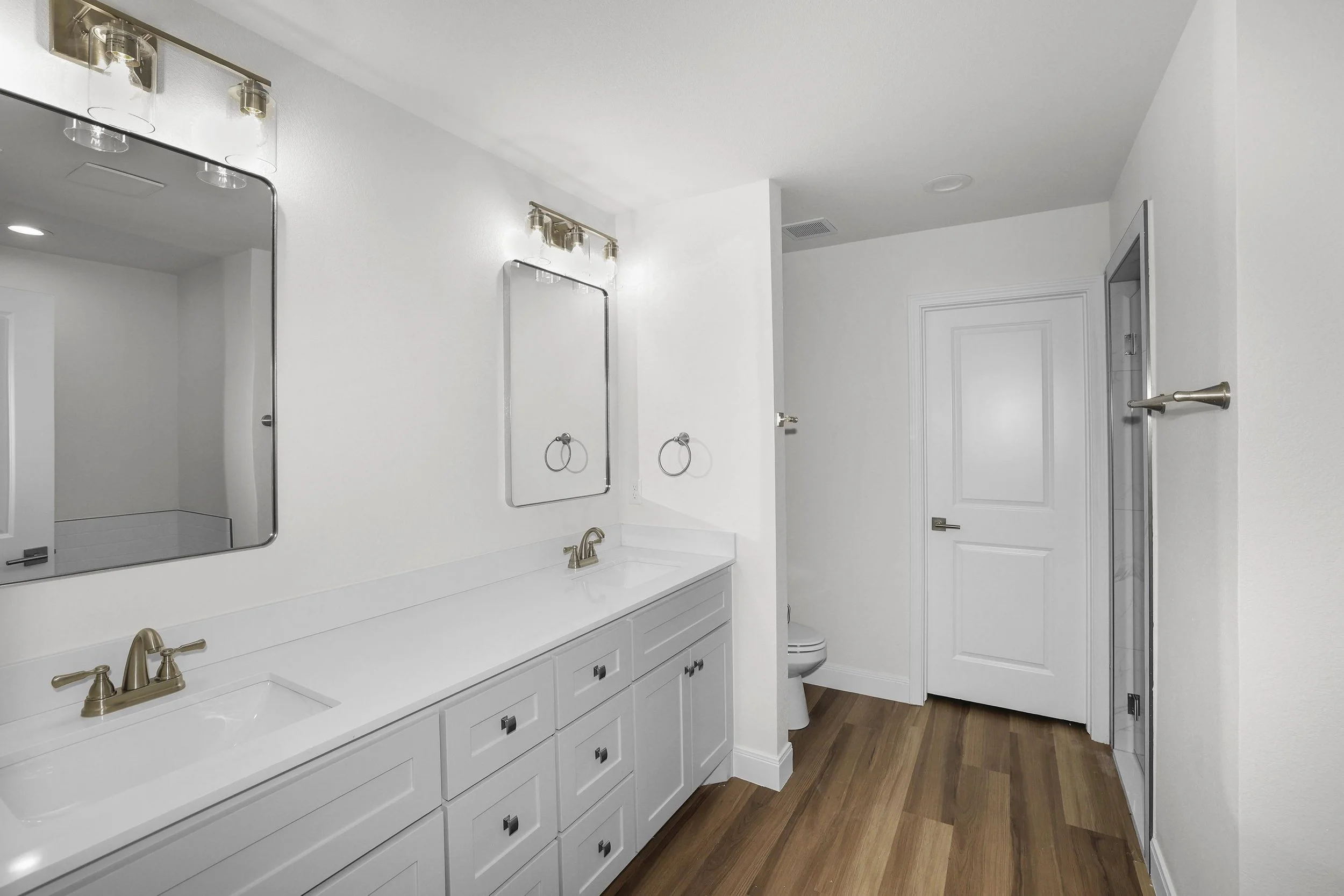12-Primary Bath.jpg