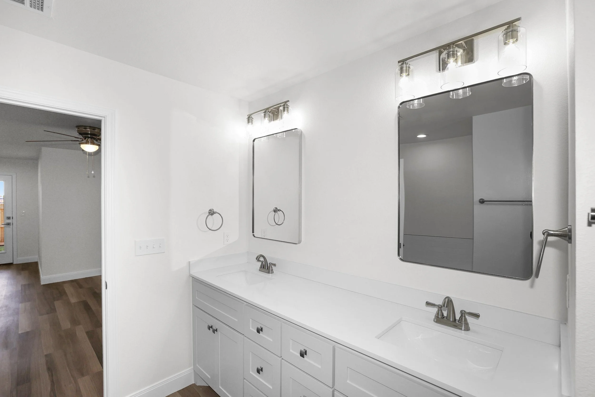 15-Primary Bath.jpg