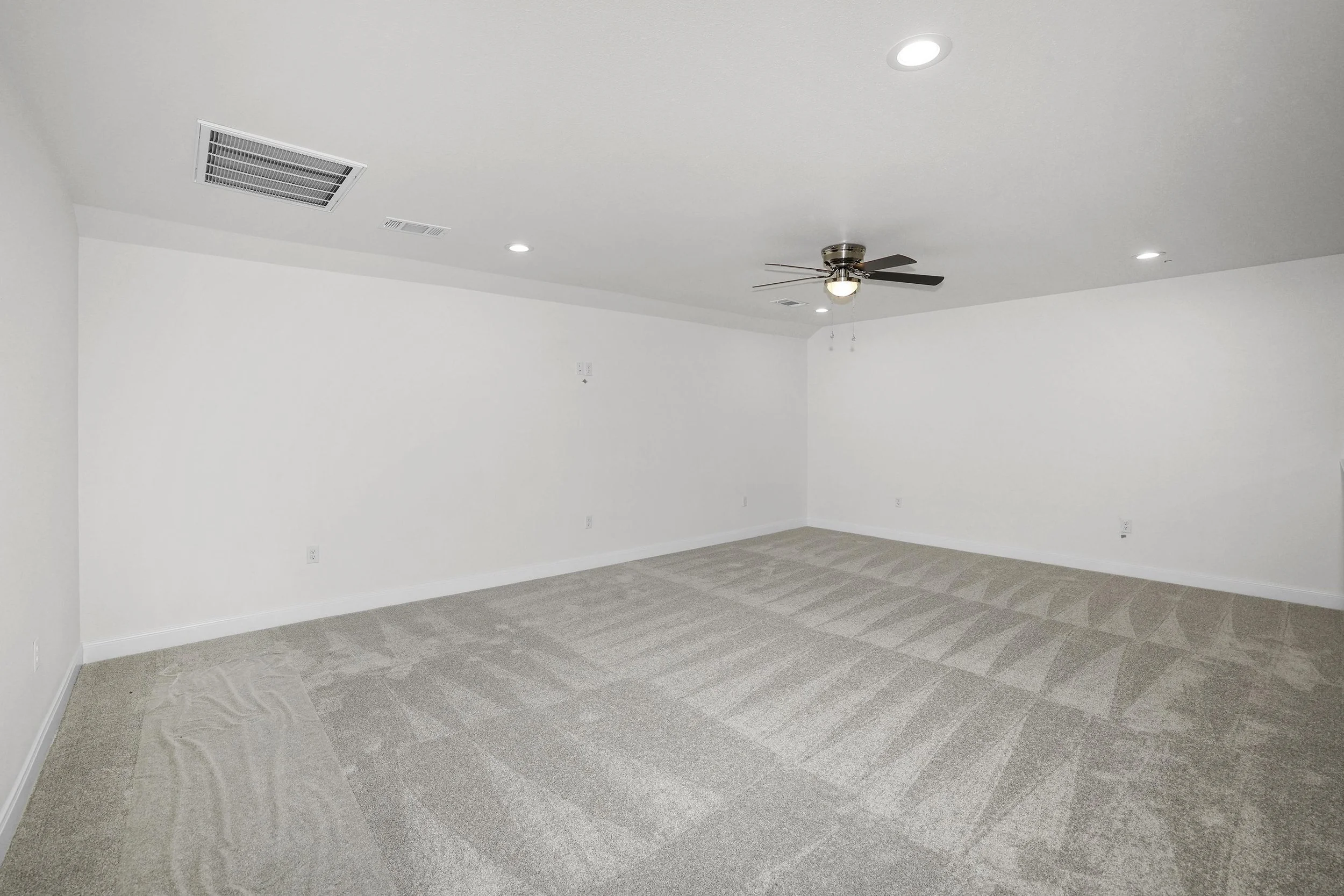 28-Bonus Room.jpg