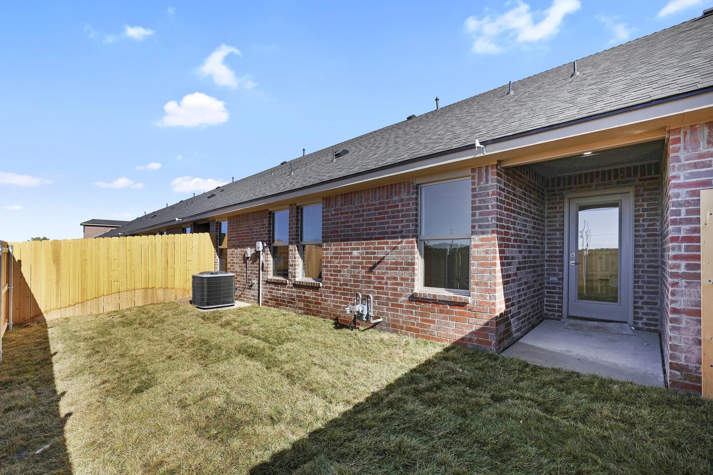32-Backyard.jpg