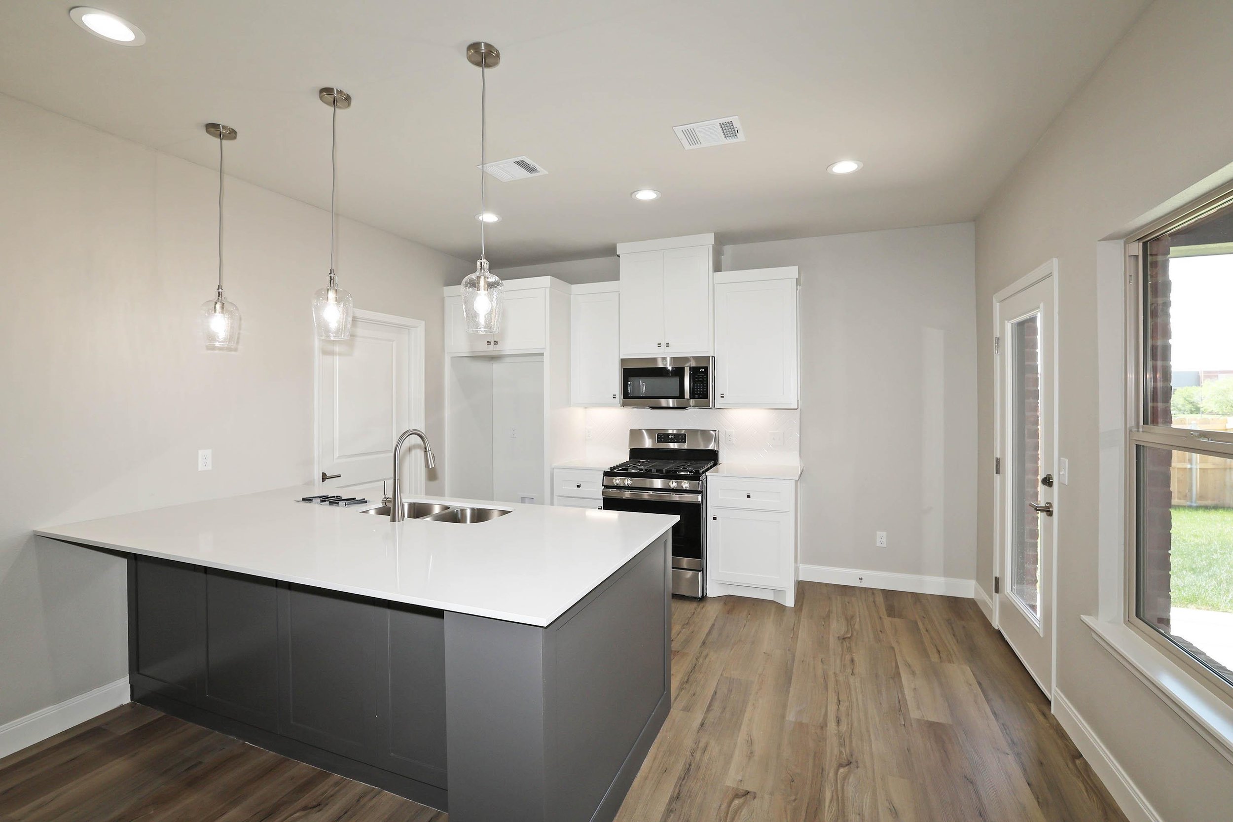 7-Kitchen.jpg