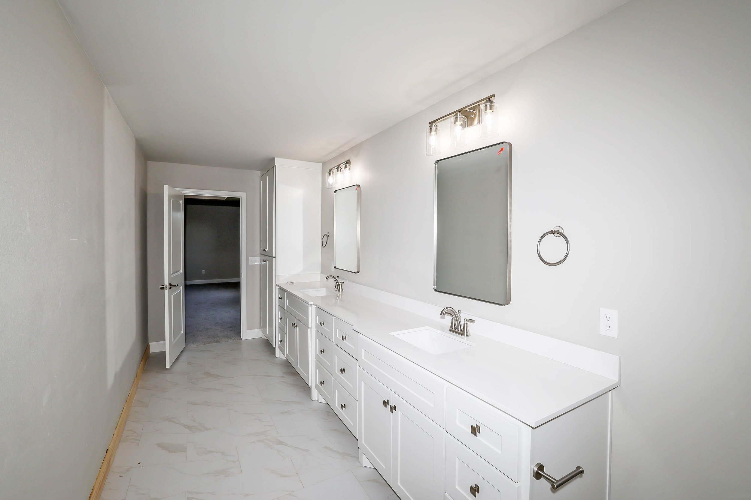 14-Primary Bath.jpg