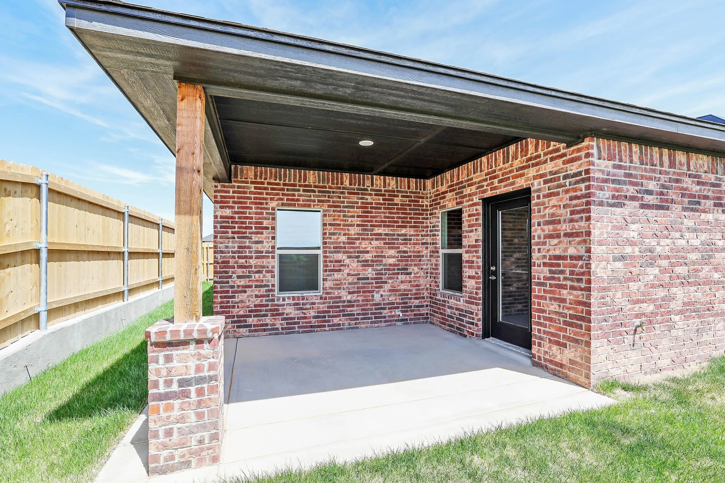 22-Back Patio.jpg