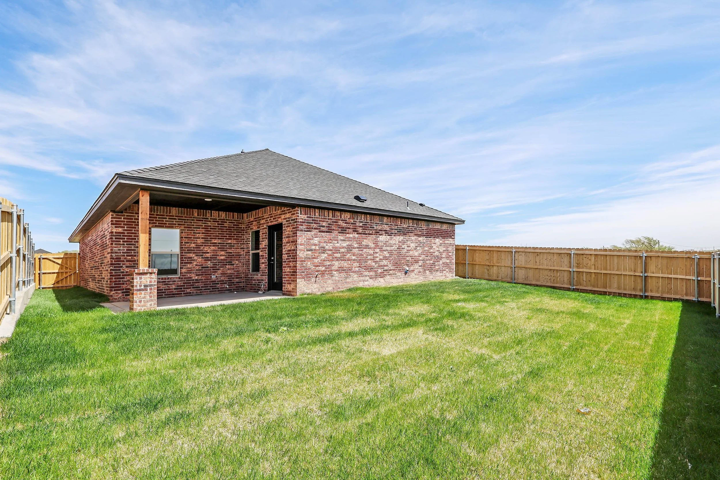 23-Backyard.jpg