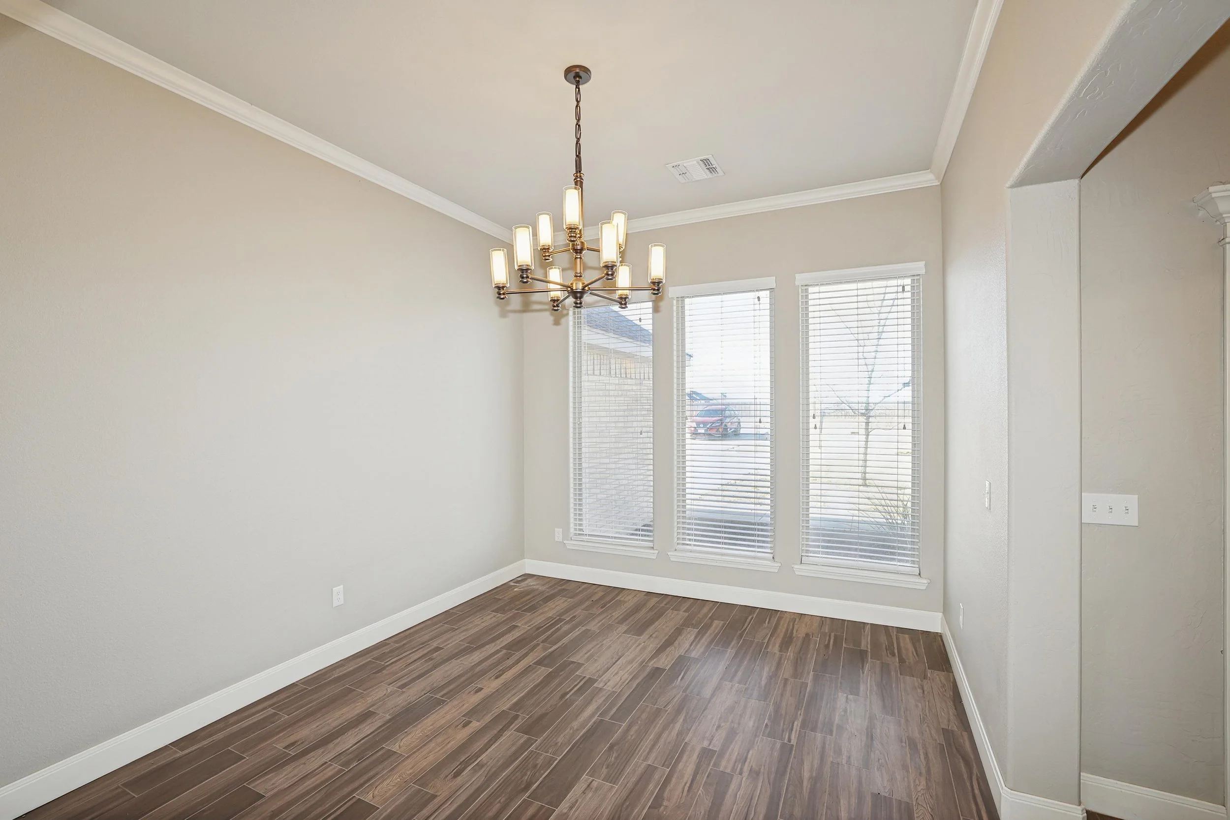 5-Formal Dining Area.jpg