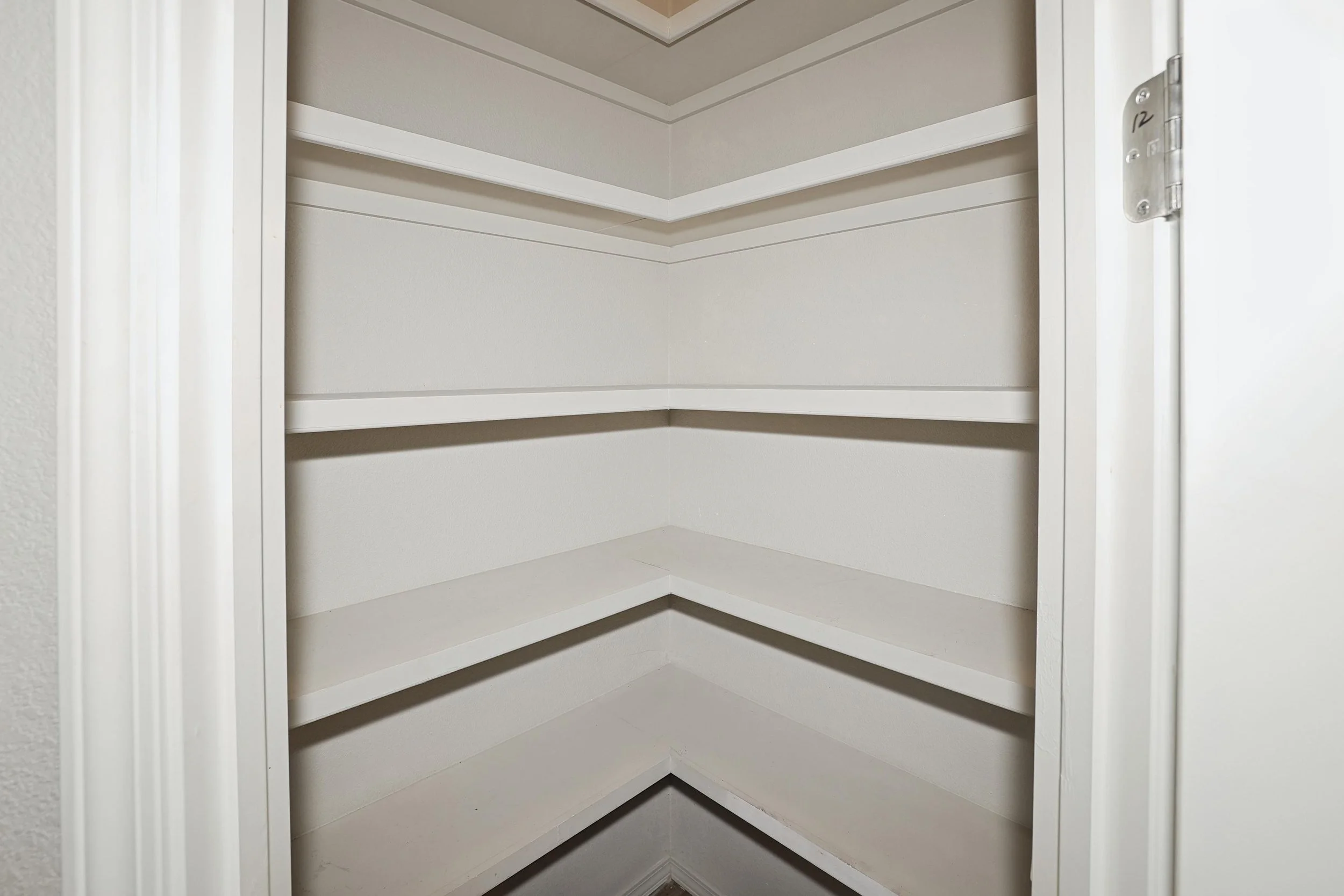 11-Pantry.jpg