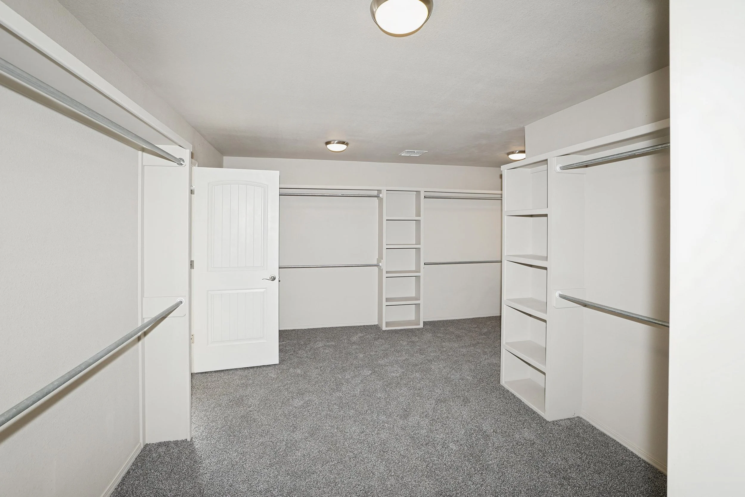 18-Primary Closet.jpg