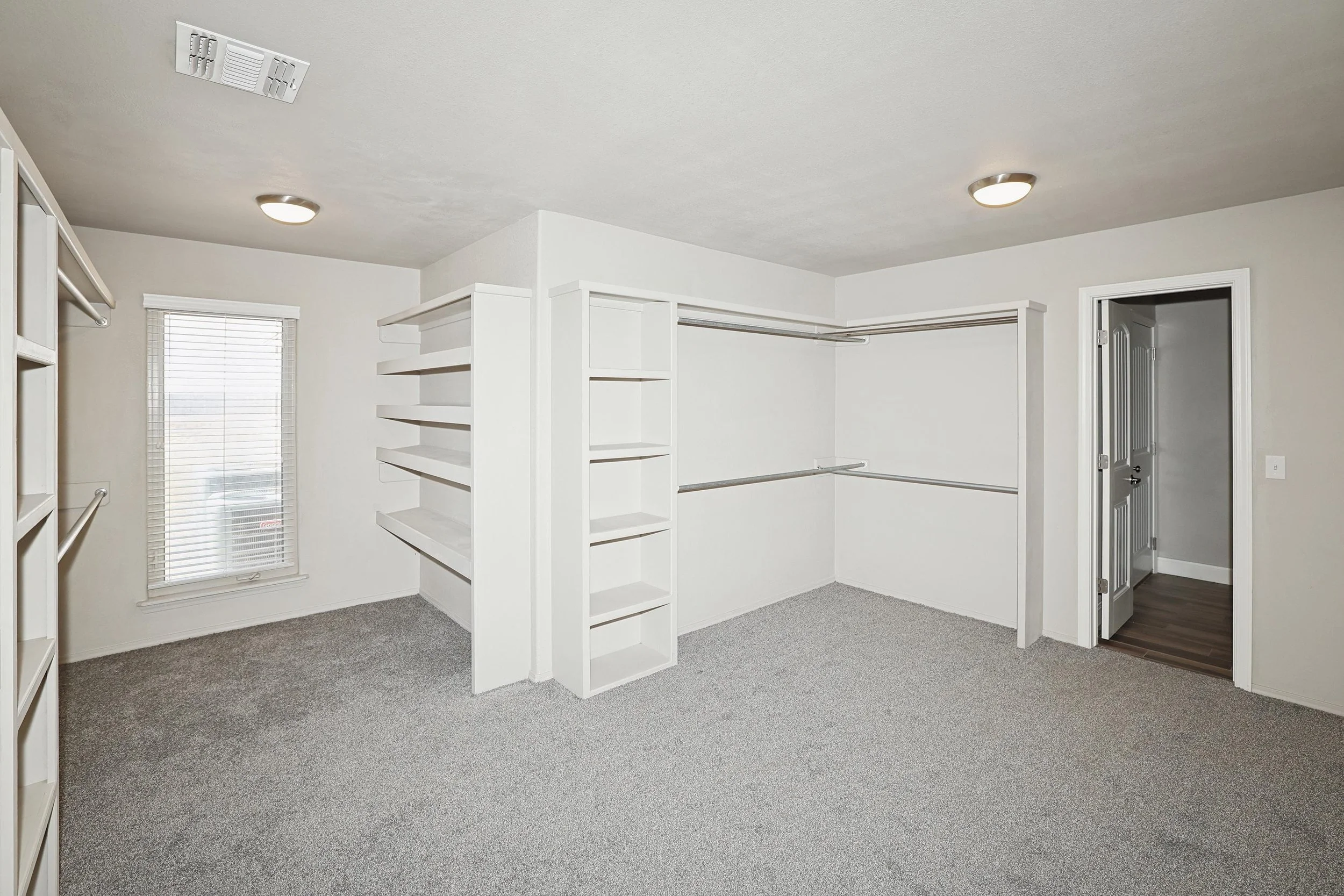 19-Primary Closet.jpg