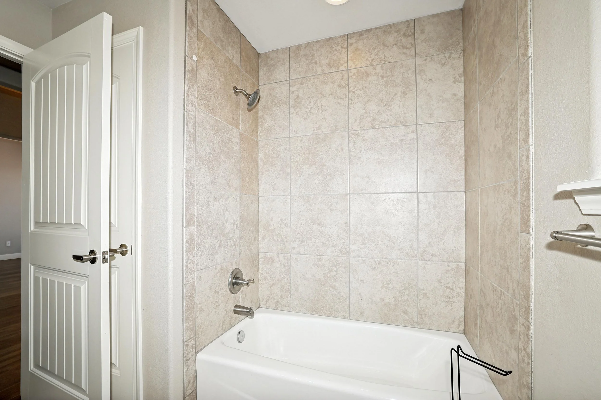 27-Bathroom Shower.jpg