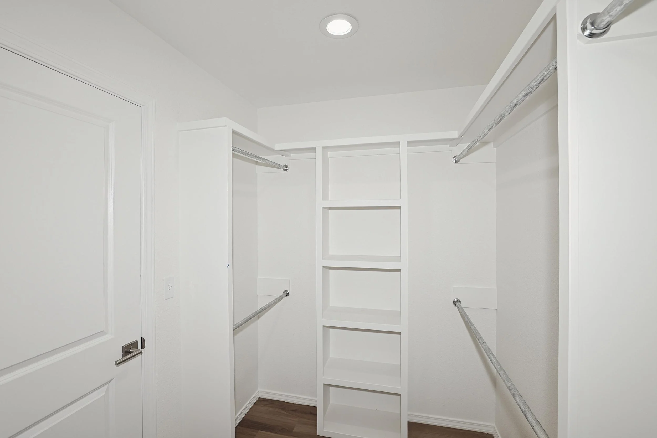 18-Primary Closet.jpg