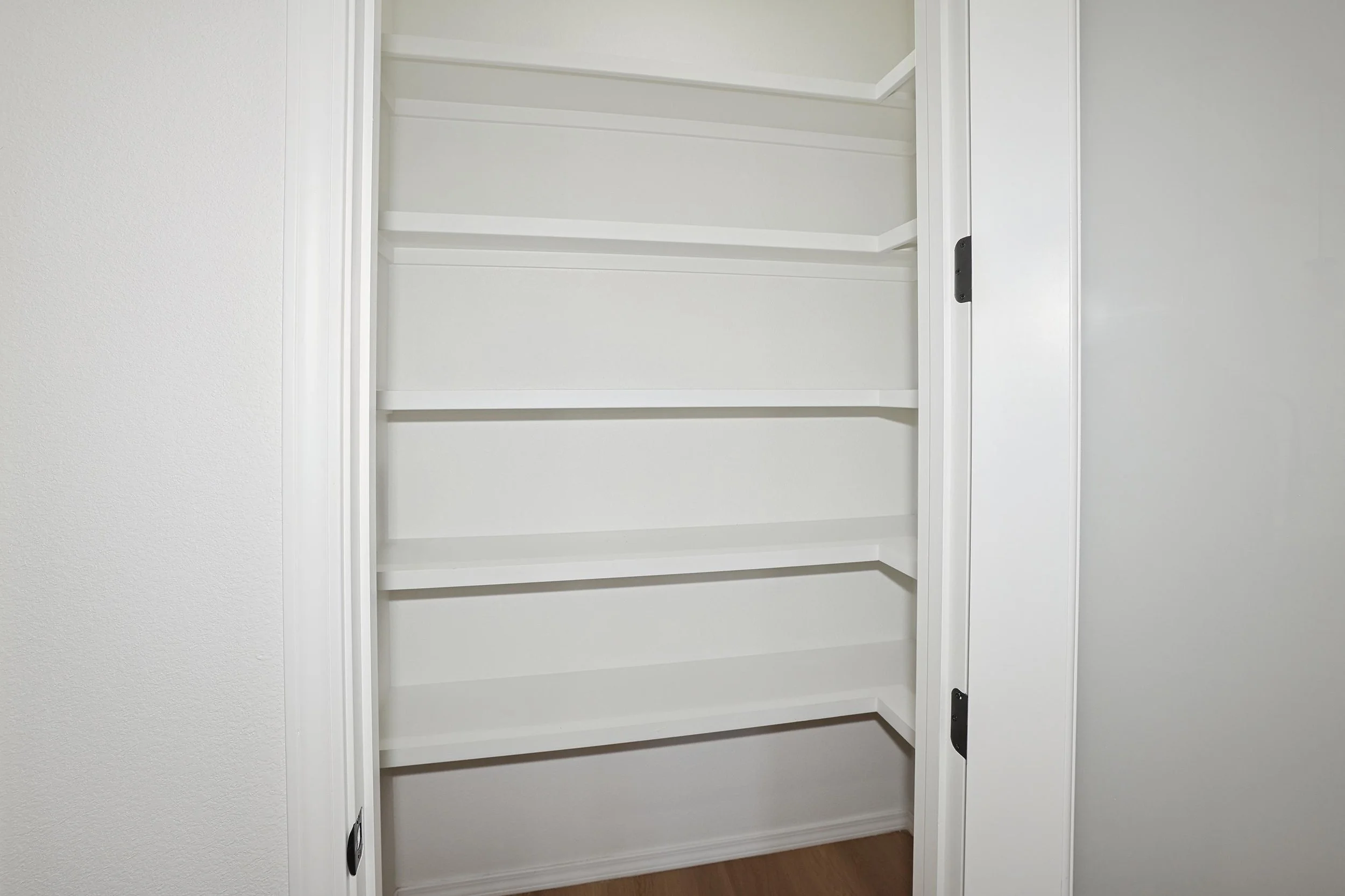 8-Pantry.jpg