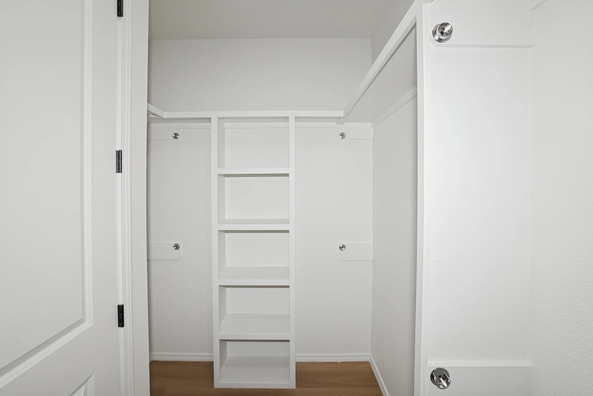 17-Primary Closet.jpg