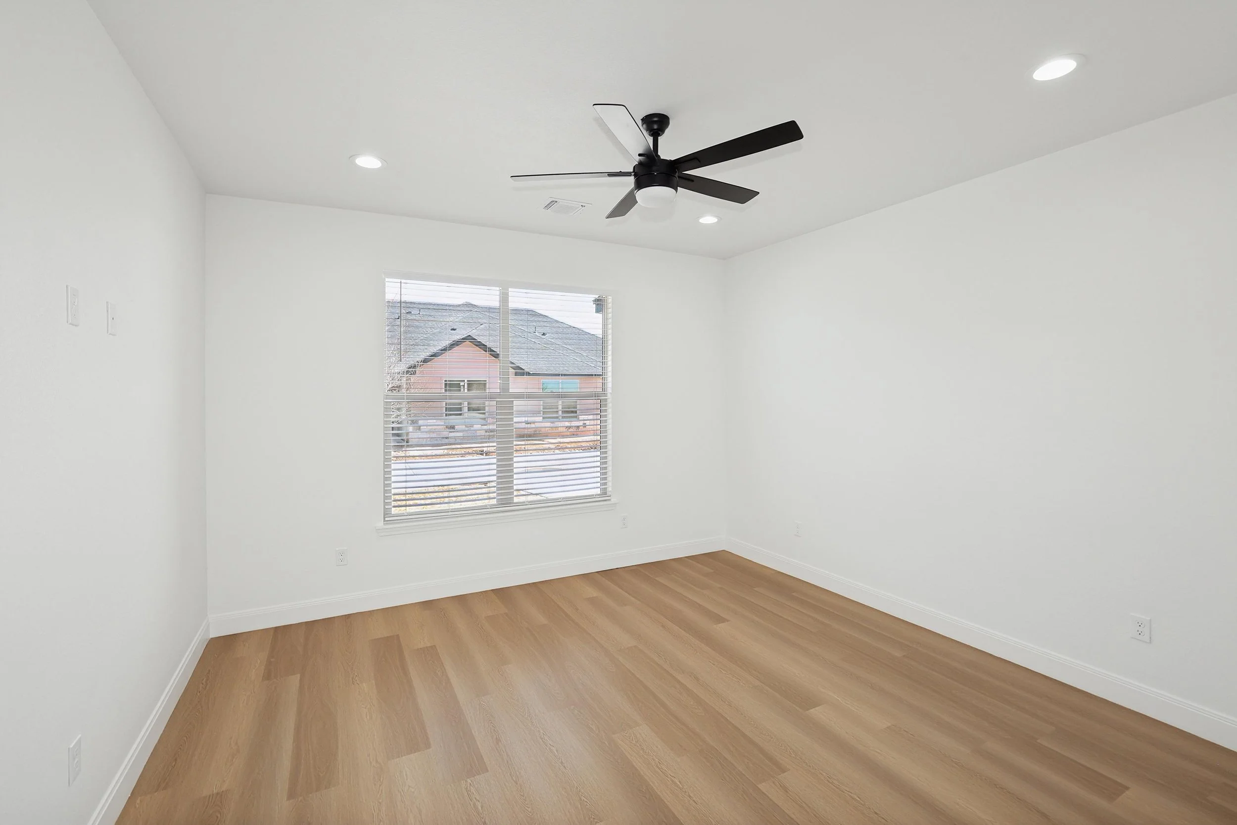 9-Primary Bedroom.jpg