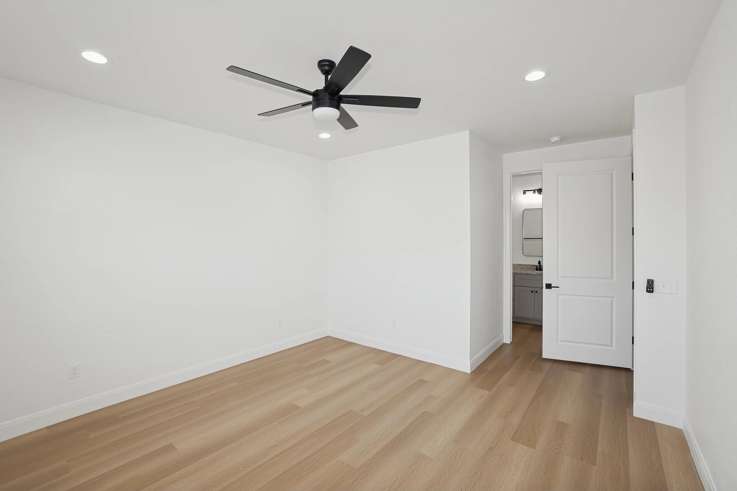 10-Primary Bedroom.jpg