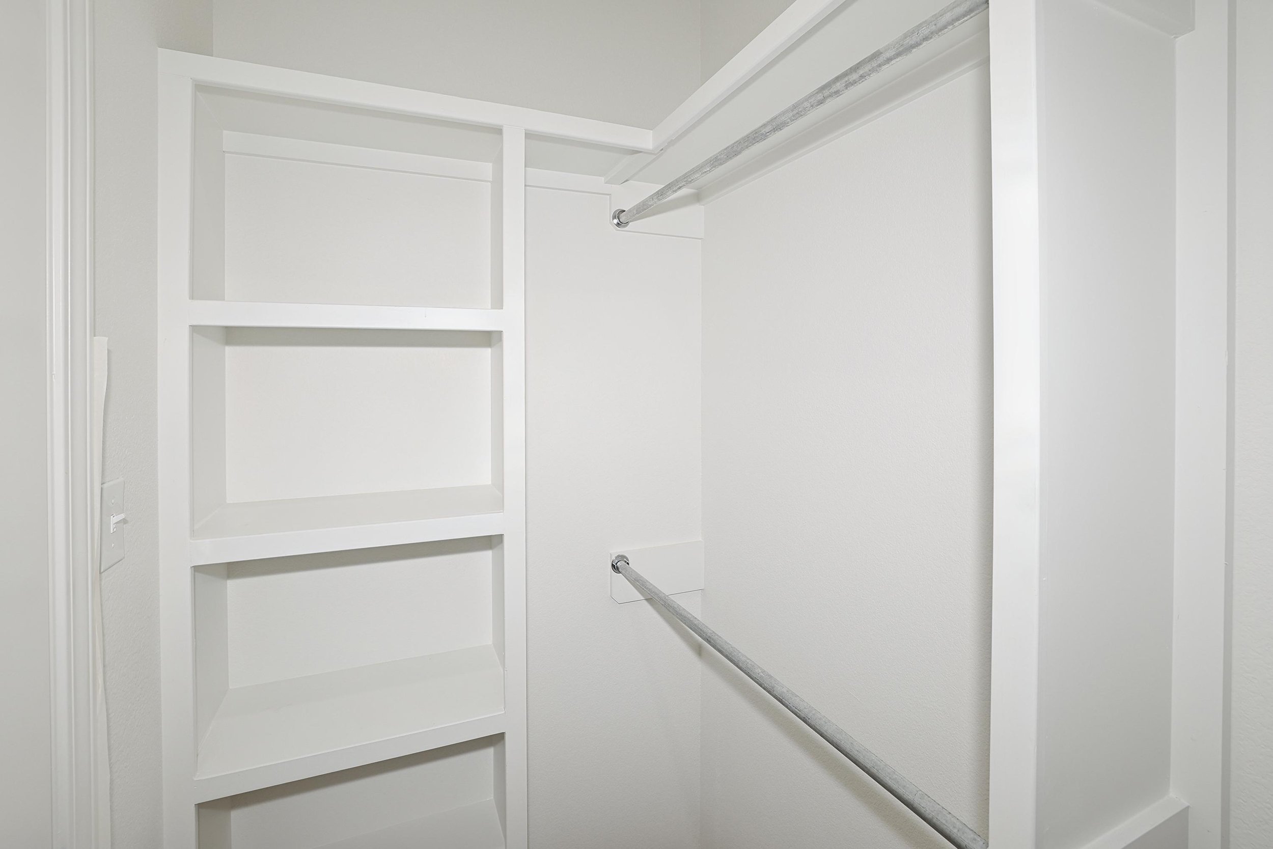 14-Primary Closet.jpg