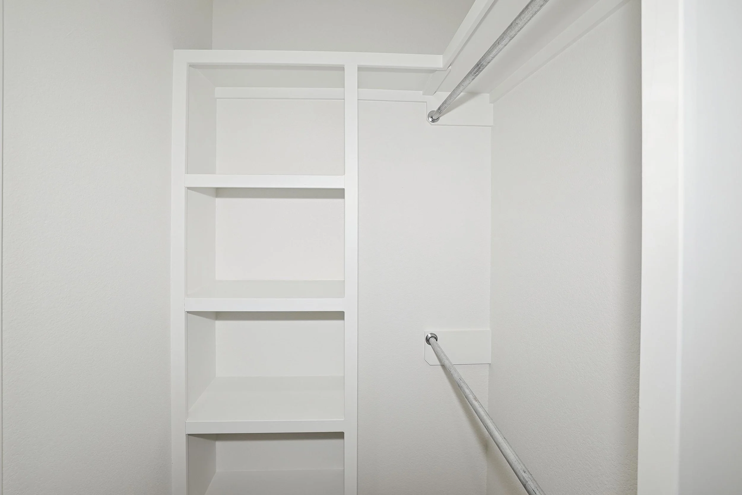 15-Primary Closet.jpg