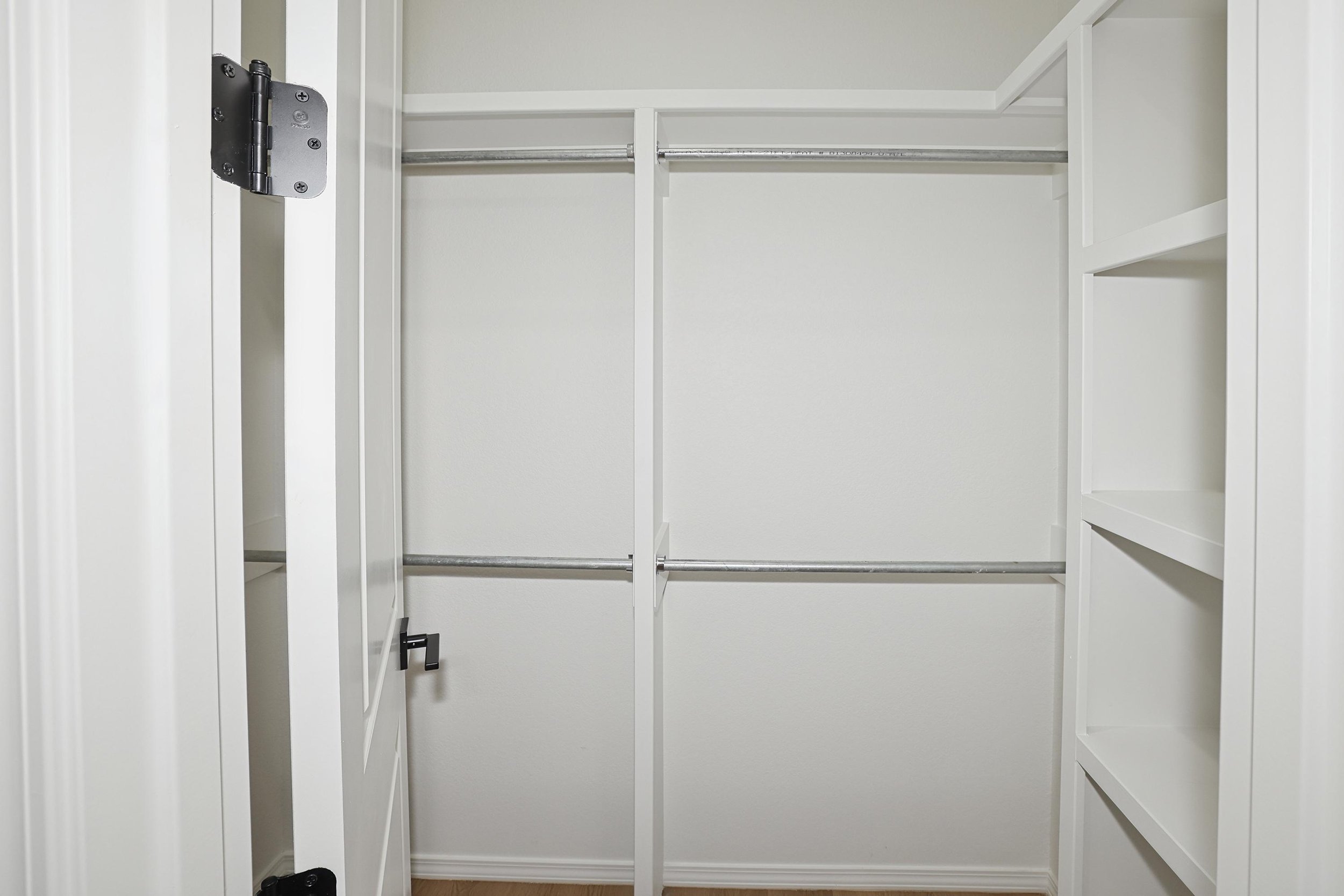 16-Primary Closet.jpg