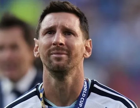 Messi tears.jpg