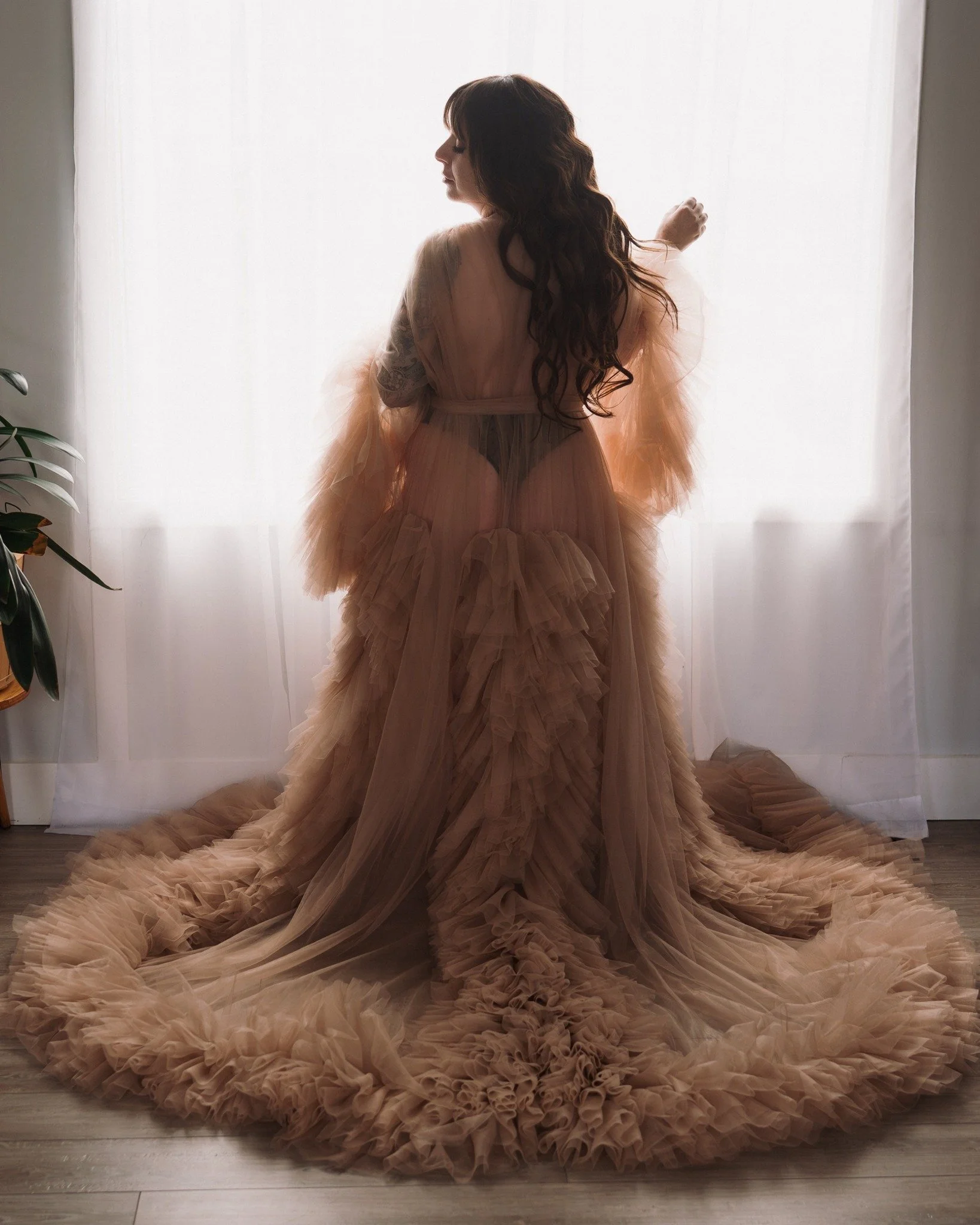 s o f t l y u n d o n e 

#empowerment #boudoirphotography #creativejourney #okanagan #creativespace