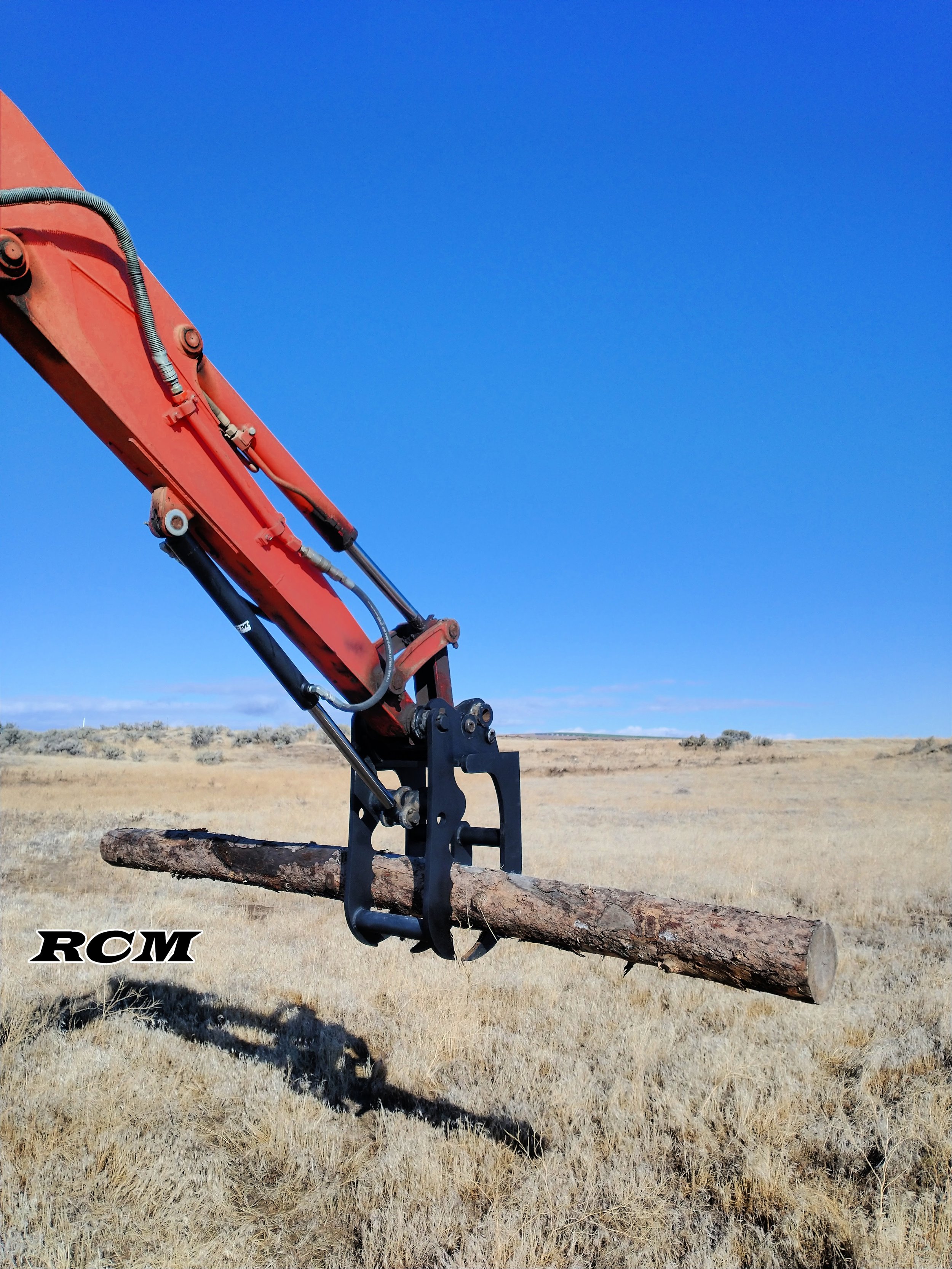 Kubota Claw bucket w_log.jpg