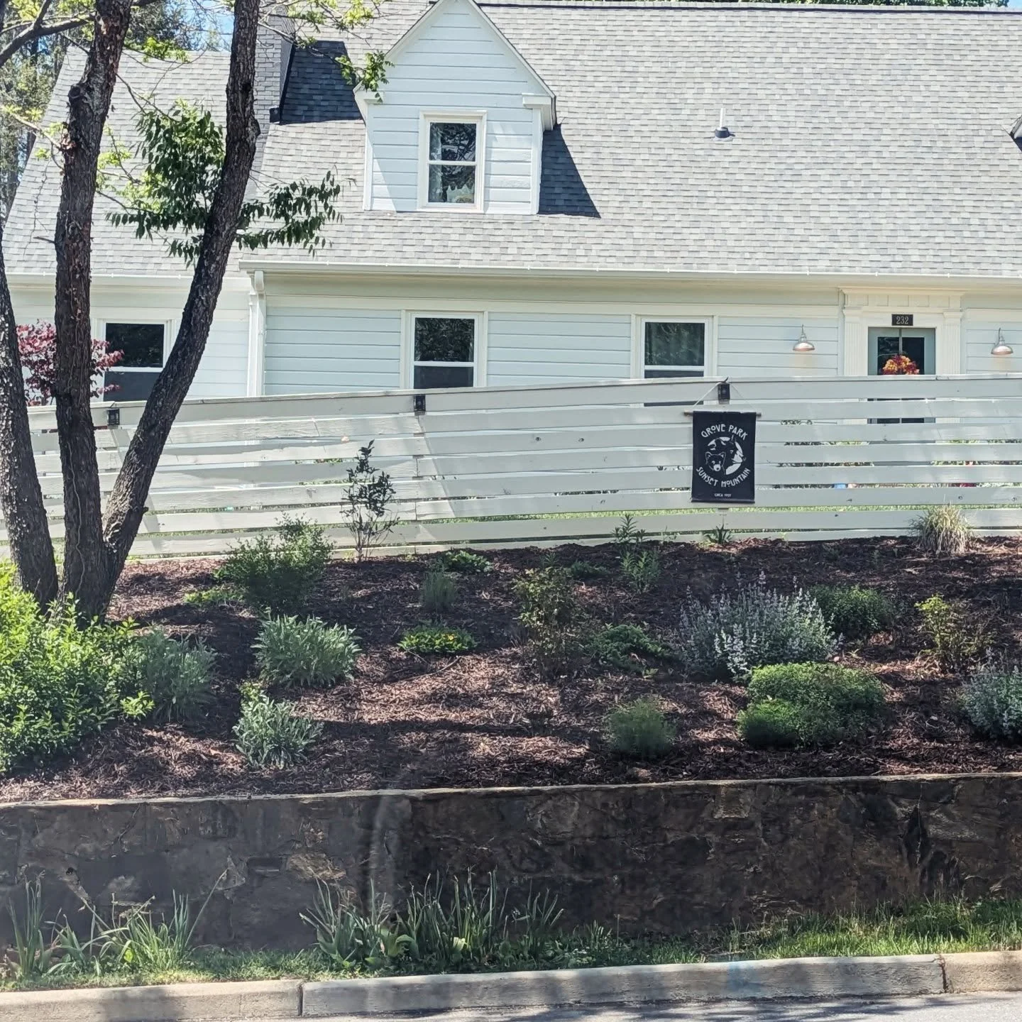Love seeing all the creative ways banners are displayed around the neighborhood 🐻

The latest round of preorders closes July 1, so remember to get your orders in at gpsmshop.com!

We'll also have banners and garden flags available in person for new 