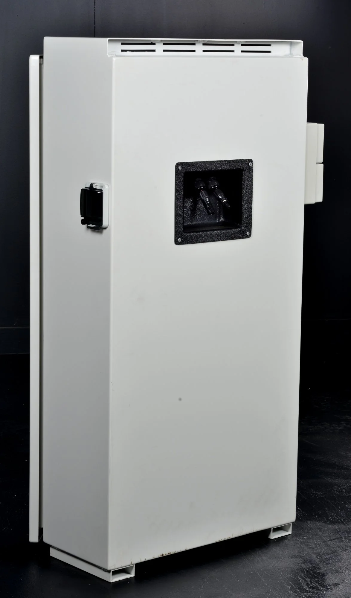 ogn_flat_white_5_back_angle_left_2000px.jpg