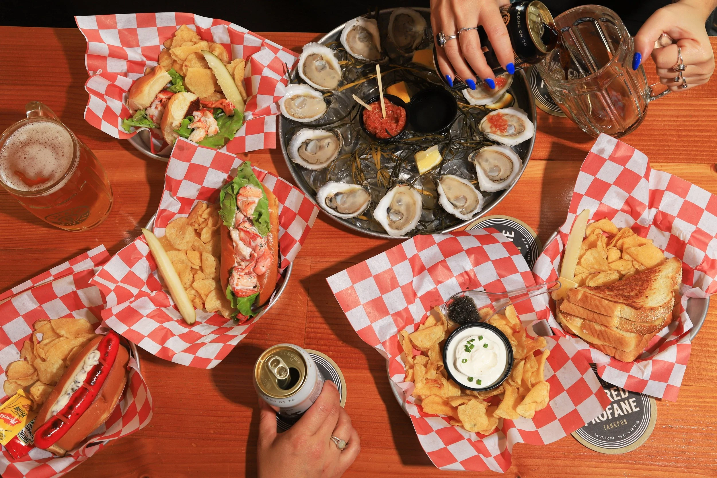 Lady Shuckers 126l.jpg