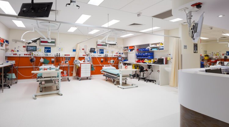 16+view+in+emergency+to+resus+bays+and+staff+station+01.jpg