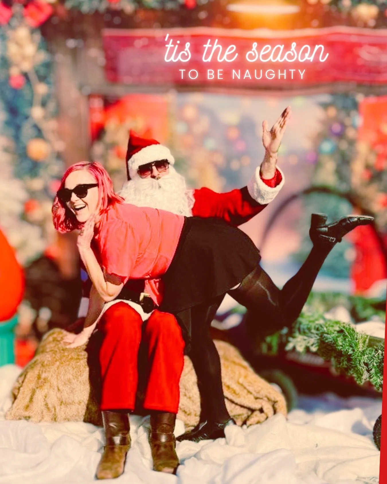 Season&rsquo;s greetings from your resident Good Girl on the Naughty List&trade;️

xo
Rena 

👋🏻🍑🎅🏻Special thanks to @rufusanddelilah for providing an eager and willing &ldquo;back door Santa&rdquo;&hellip;and letting me turn their otherwise whol