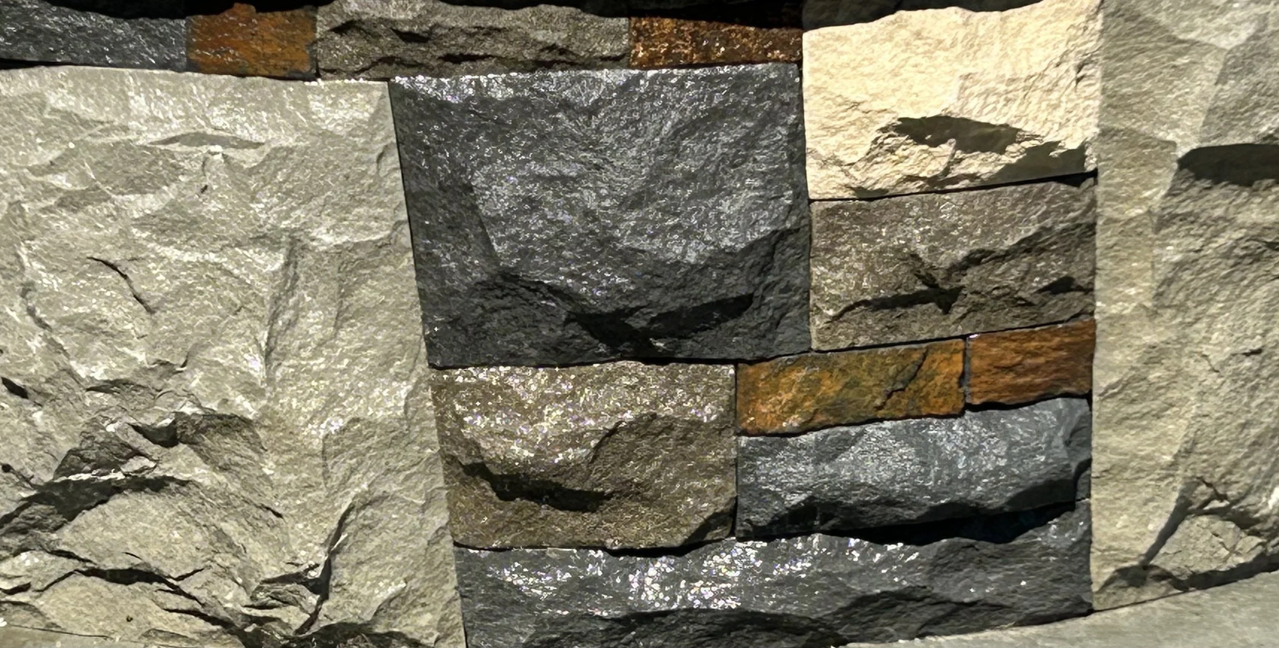 Stone wall close up in Gig Harbor crafted by 7 Lamps Construction (Gig Harbor). www.7lamps.com