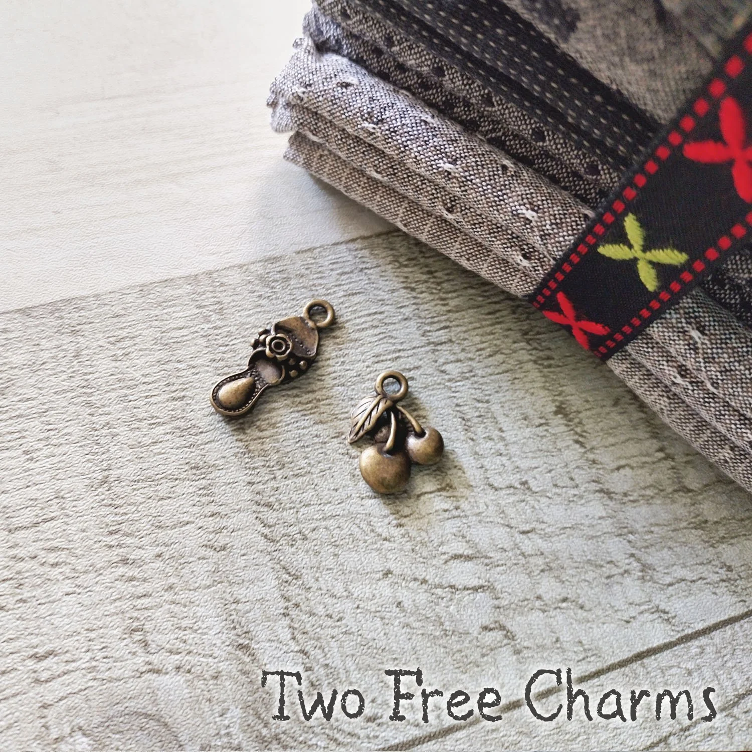 Japanese Yarn-Dyed Fabric Bundle, Japanese Taupe Fabrics, Woven Fabric, checks, 100% Cotton, Two Free Charms, Studio Mio
