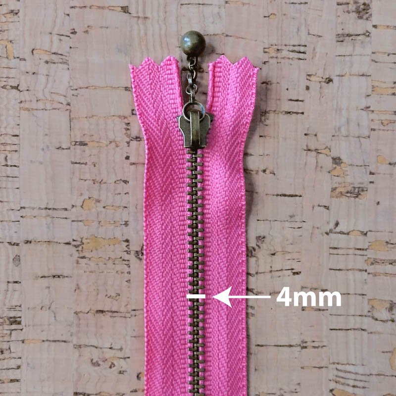 YKK Zipper 25cm Available in Colours — STUDIO MIO Bag Hardware