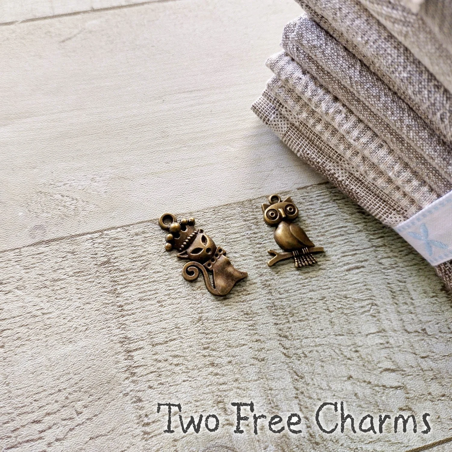 Japanese Yarn-Dyed Fabric Fat Quarter Bundle 6pc, 100% Cotton, Approx. 50cm x 55cm. Exquisite woven yarn-dyed cotton bundle collection