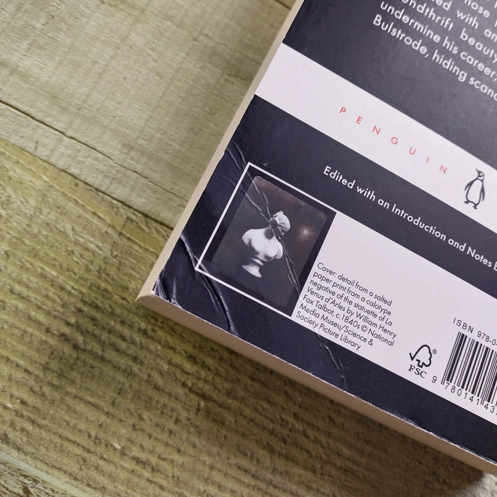 Middlemarch by George Eliot, Penguin Classics 2003, second hand book, ISBN-10 0141439548