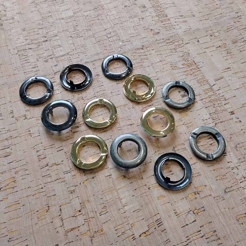Tool-Free Eyelets