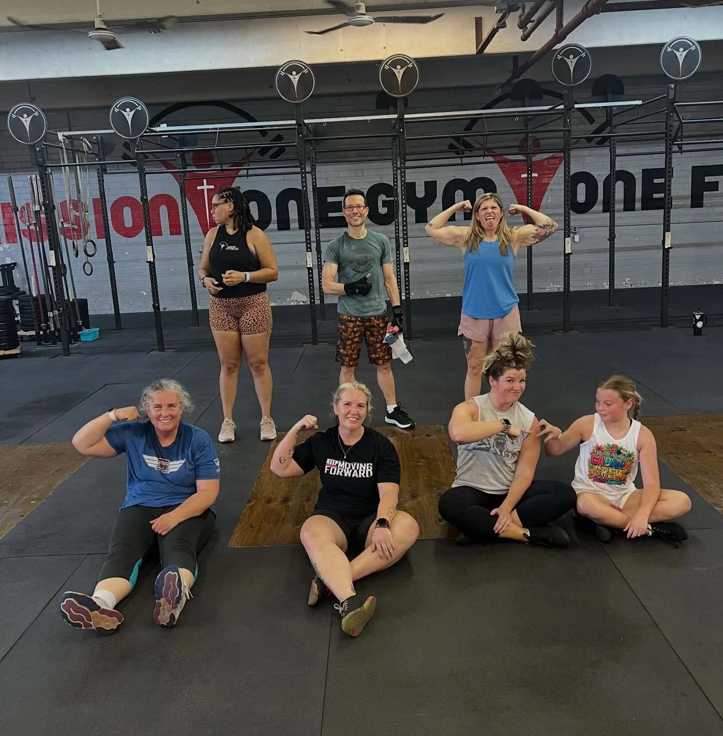 6pm was encouraged to not follow the crowd and find their way to the narrow gate Matthew 7:13-14. Then we worked RDLs and a quick battle with box jumps, burpees, and some dumbbell work!