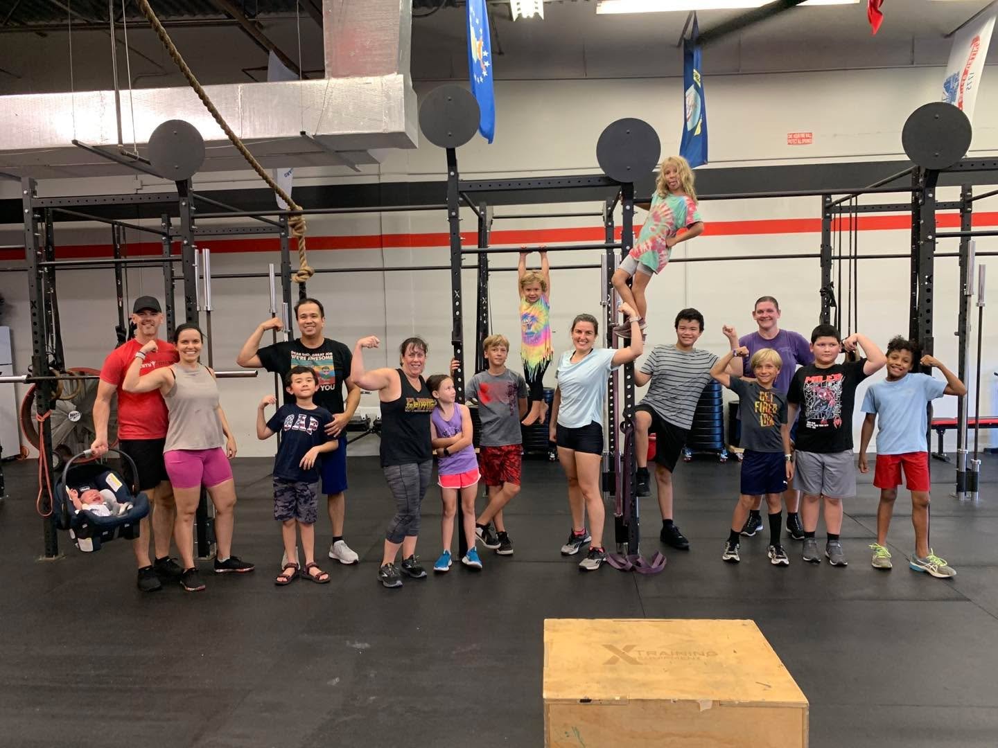 Monday&rsquo;s 530 Family warriors battled front and back squats, burpees and thrusters&hellip;awesome! They were encouraged to LOOK UP and set their minds on things above!!

Colossians 3:2