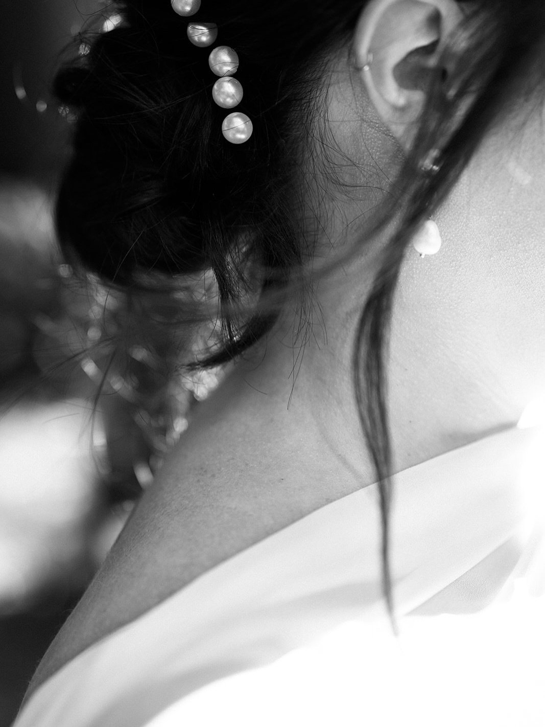 Emma &amp; Kemal 🖤

Ceremony @vicmarriageregistry 
Dress @bellesandbowsbridal 
Florals @pompandsplendour 
Hair @kennyandthesunshinegirls 
MUA @bylivromeo 
Reception @maggiessnacksandliquor 
Suit @studiosuits