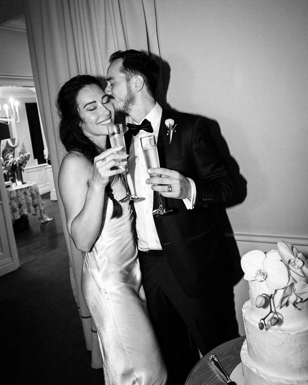 I&rsquo;ve been a part of sooooo many gorgeous love stories in the last couple of months and between photographing and editing and a whole heap of life admin I haven&rsquo;t had a chance to share the utterly joy that I&rsquo;ve been a part of with my