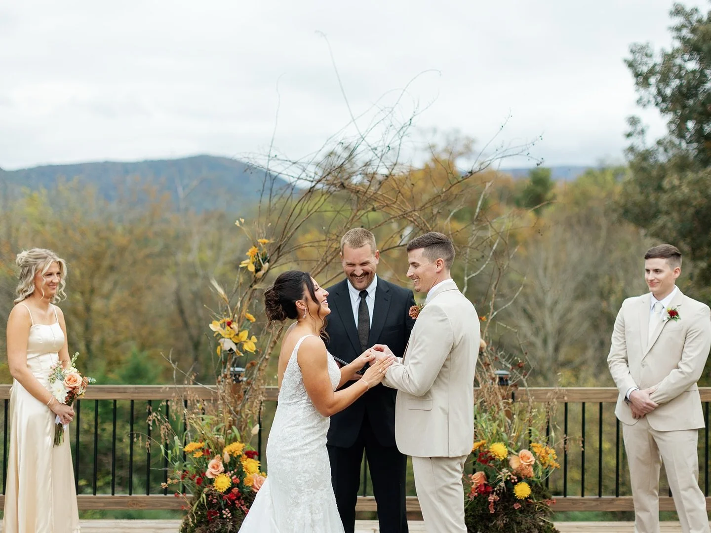 Golden leaves, mountain views, and the sweetest sentimental first touch 🤍 This fall wedding at Whispering Winds was full of meaningful moments we&rsquo;ll never forget.

✨ See the full wedding ➡️ link in our bio!
