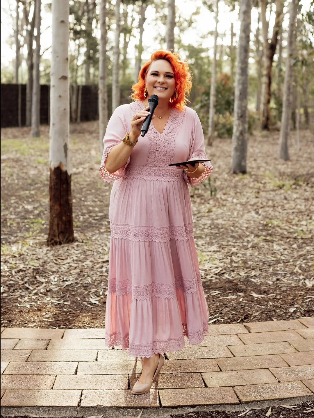 Only one more wedding for me to deliver in 2025 before a lovely break to enjoy my favourite time of year..... Christmas..... smack bang in the middle of wedding season..... whose idea was that???? 🩷🎄🤍🎄❤️

📸 @_wildheart.photography

#gcc #communi