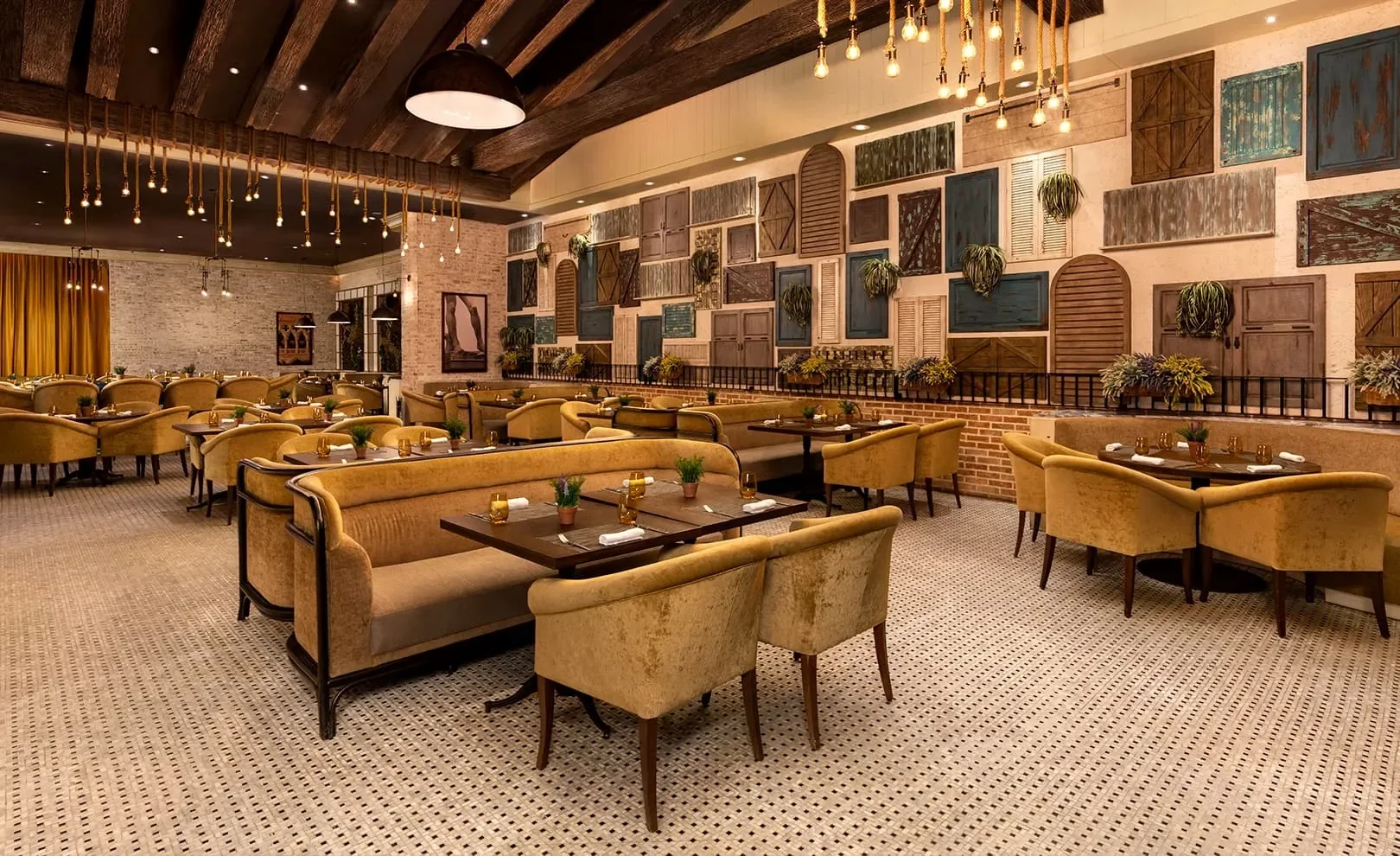 tavola_restaurant_view_moon_palace_the_grand_0a0d910cb6_83a2b75d9c.webp