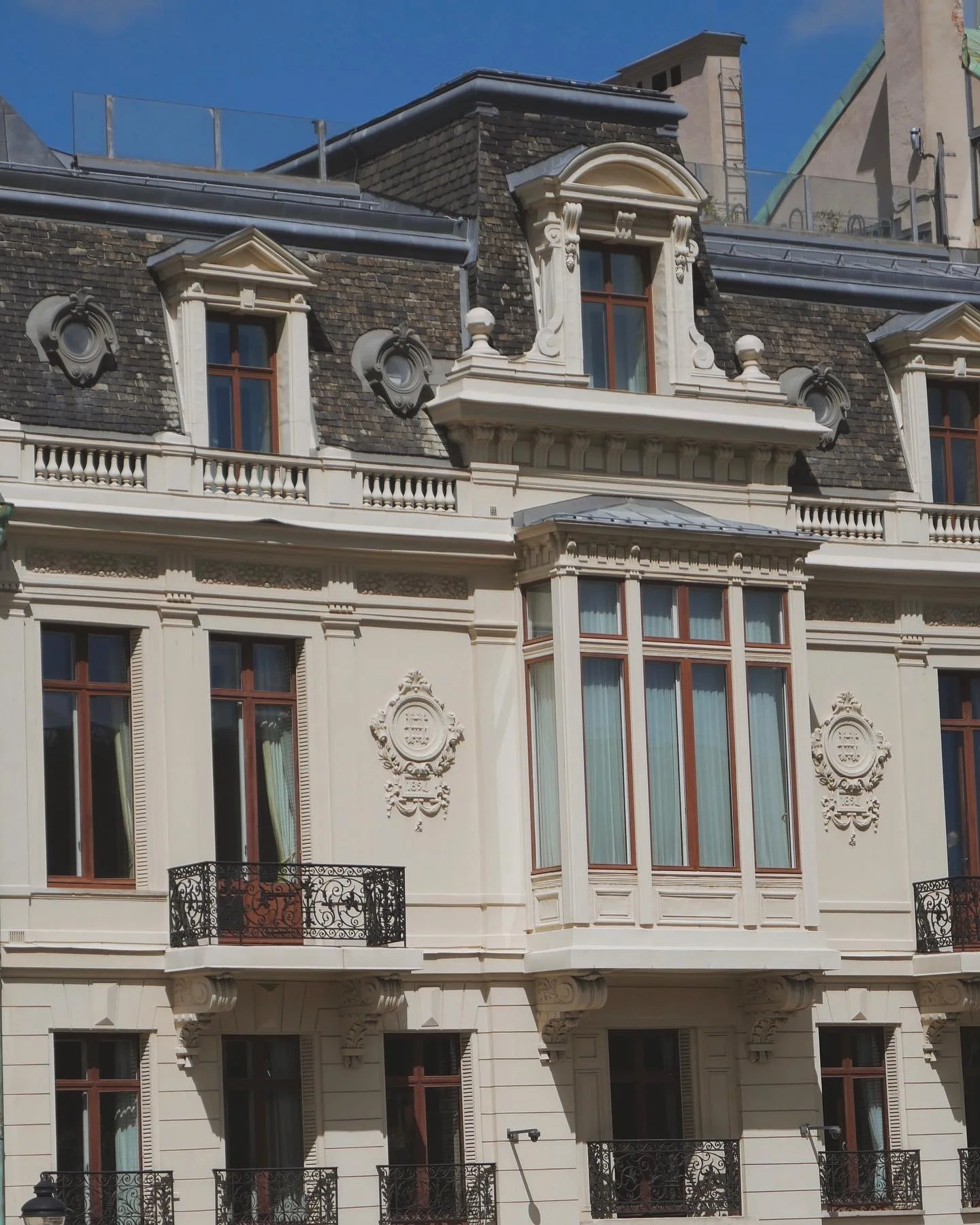 In celebration of Midsummer weekend, here is my Scandinavia recap, with a personal highlight being the Finnish sauna, but Swedish meatballs and all the potatoes come in a close second. Here's to the enchanting beauty of Norway, the elegant charm of S