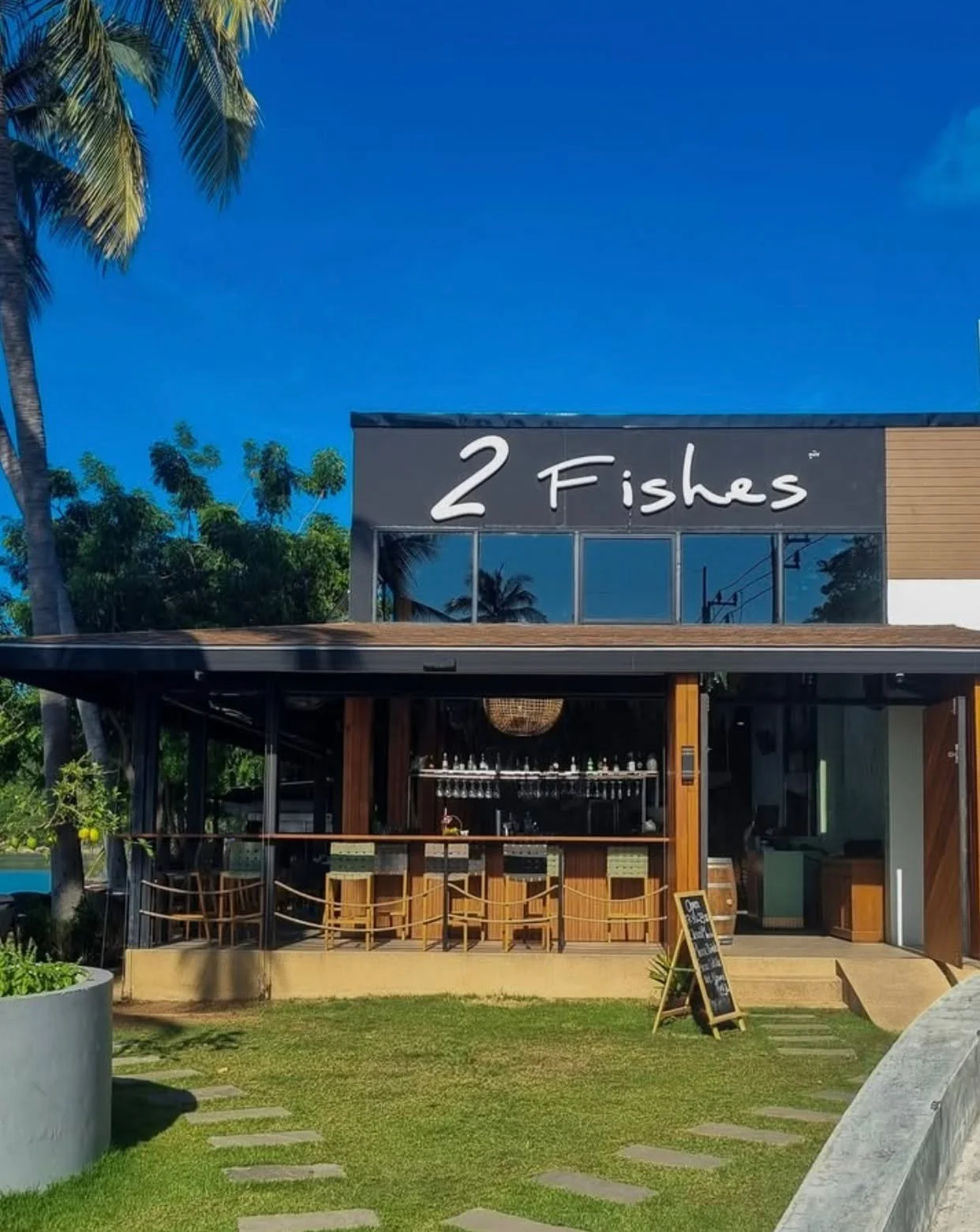 It&rsquo;s a beautiful sunny day in Samui and the start of a new week at 2 Fishes. That means new specials, the freshest local fish and seafood, handmade pasta, the finest meats and cheeses, and some unmissable desserts.

Send us your reservation and