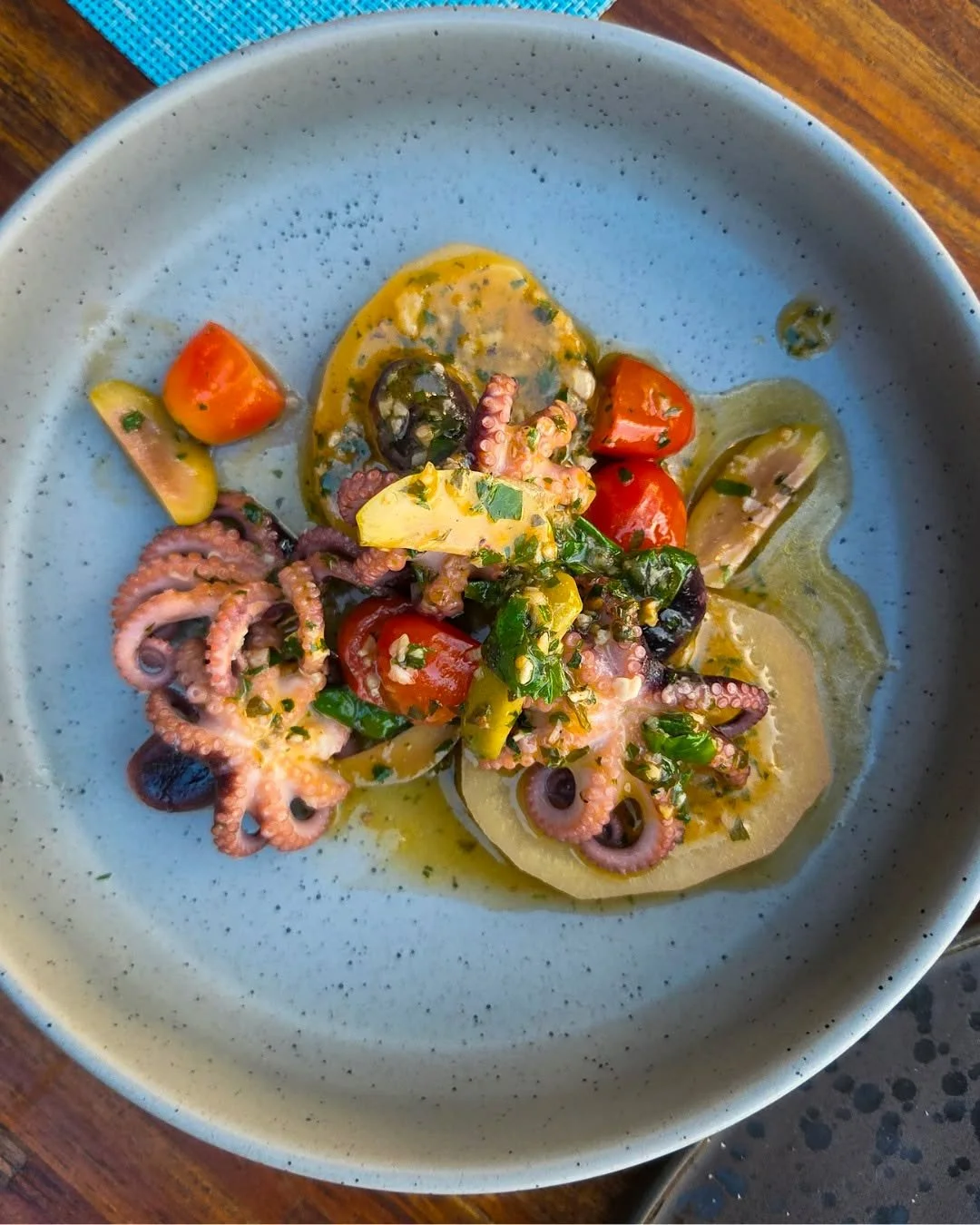 At 2 Fishes, it&rsquo;s all about fresh flavours, seasonal ingredients, and a relaxed seaside setting. Our menu brings together the best of the sea and the land. From local fish to handmade pasta, tender meats, and indulgent desserts.

Every dish is 