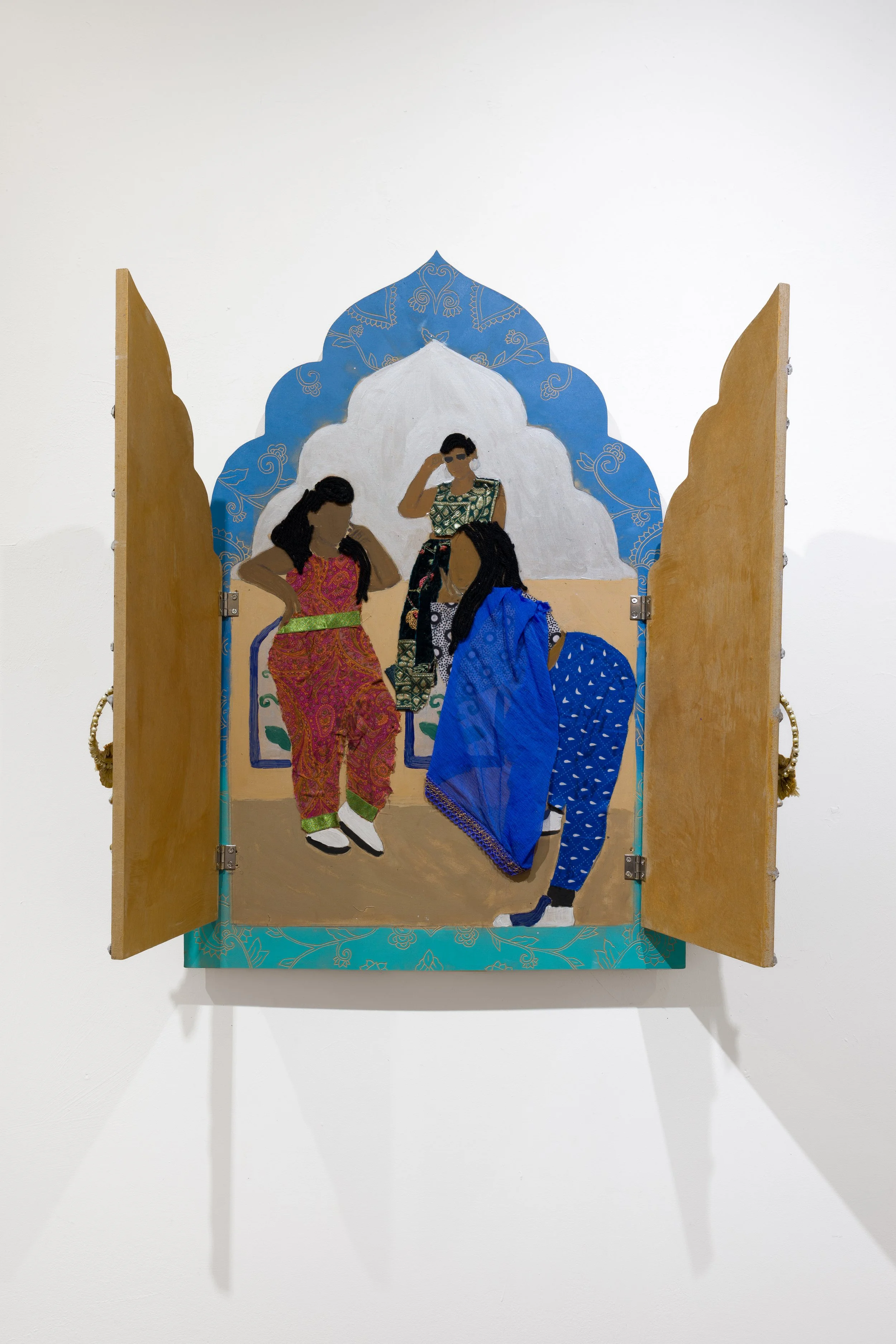 അസാമാന്യമായ (Asaamaanyamaaya) -Fabulous (detail shot), Mixed Media on wood-carving, textiles, clay, and found objects
36” x 21”
2025